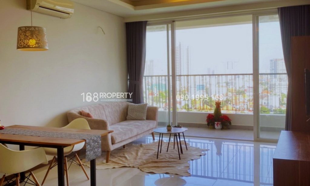 Cho thuê căn hộ Thảo Điền Pearl 2 phòng ngủ tầng cao nội thất xịn view hồ bơi