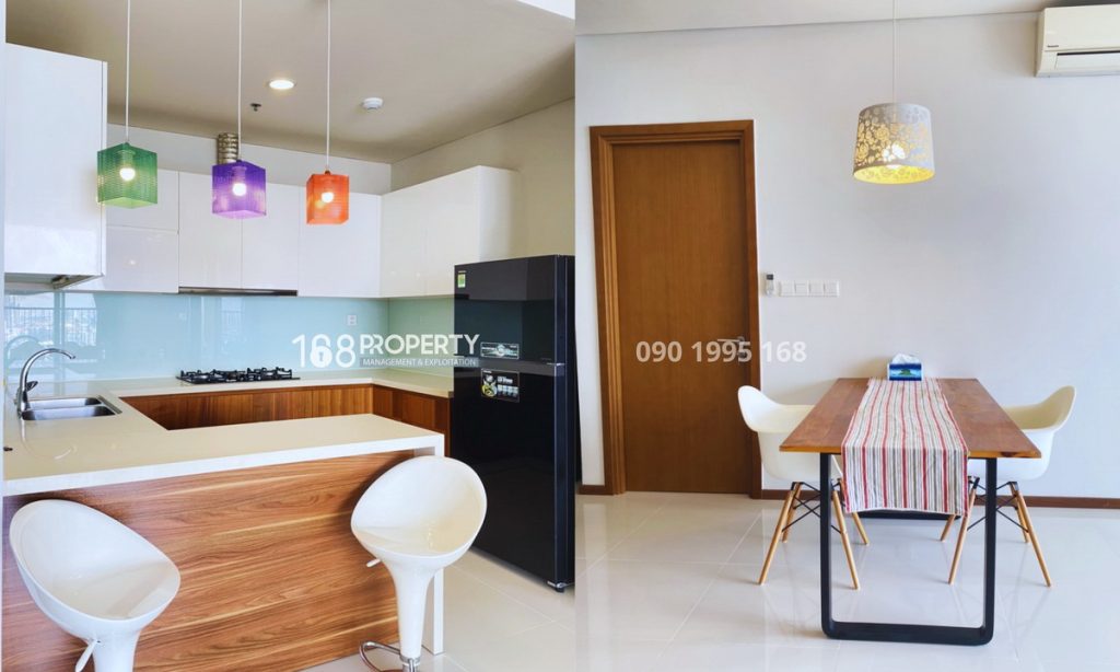 Cho thuê căn hộ Thảo Điền Pearl 2 phòng ngủ tầng cao nội thất xịn view hồ bơi